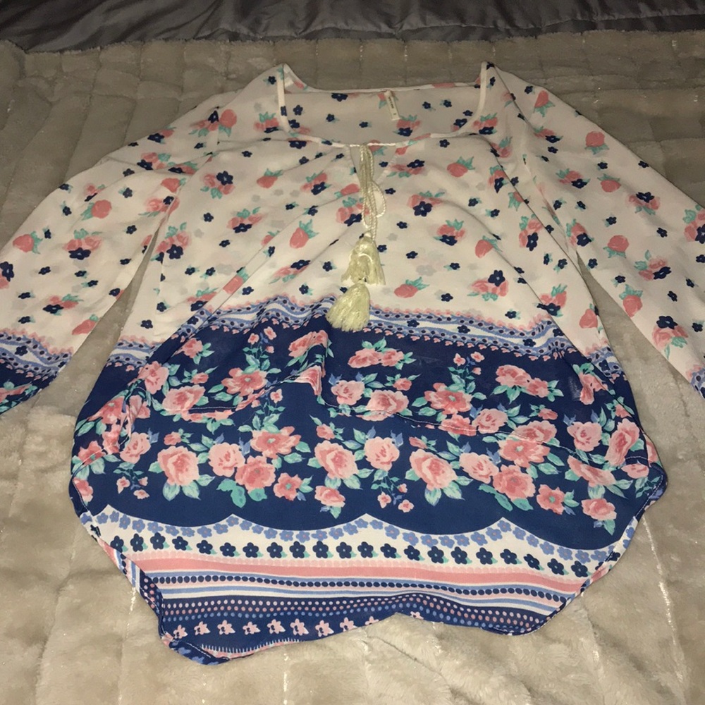Women’s hi lo hem dress shirt